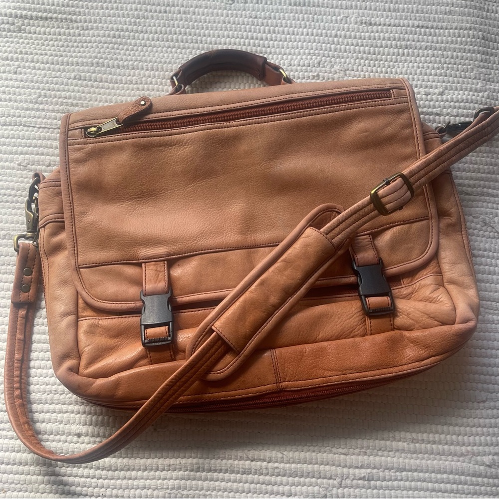 Canyon Outback Leather Co. Messenger Bag Expandable